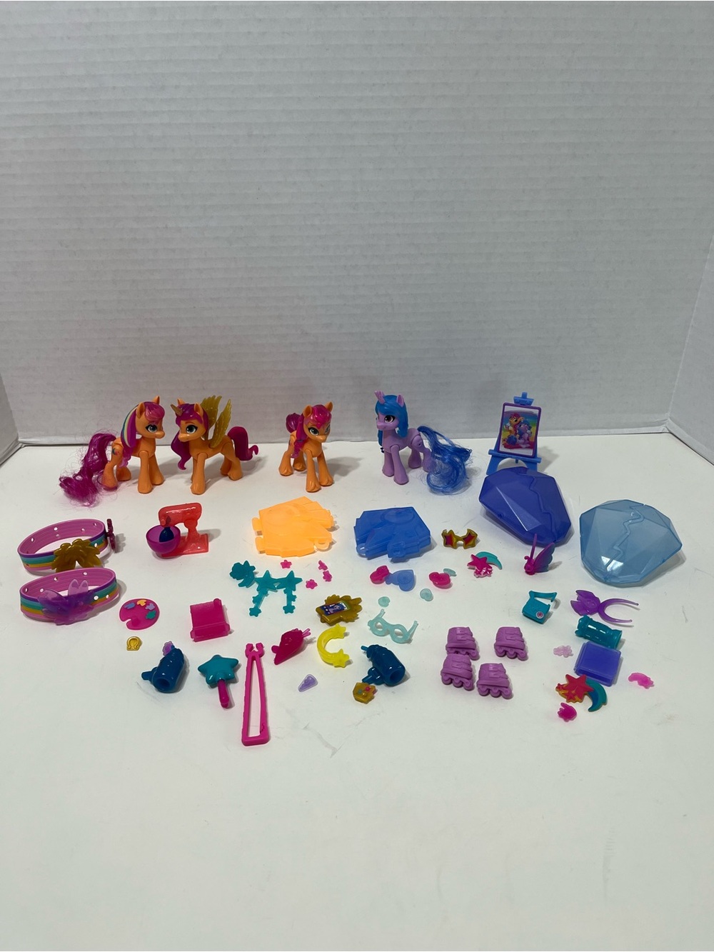 MY LITTLE PONY Lot of ponies and accessories